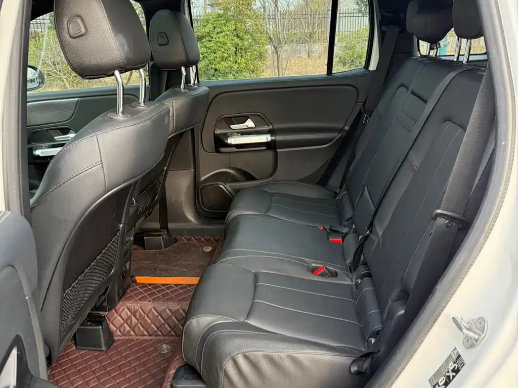 Mercedes-Benz GLB — миниатюра 8