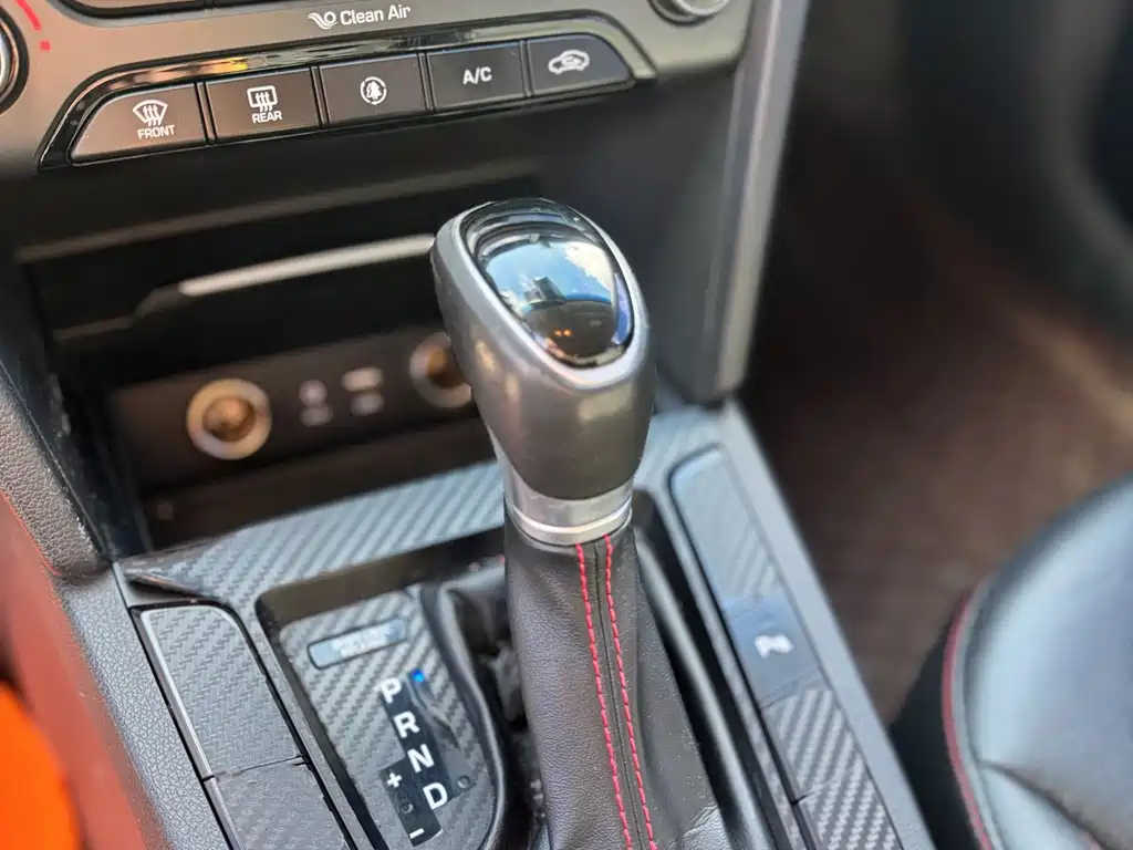 Hyundai Elantra — миниатюра 16