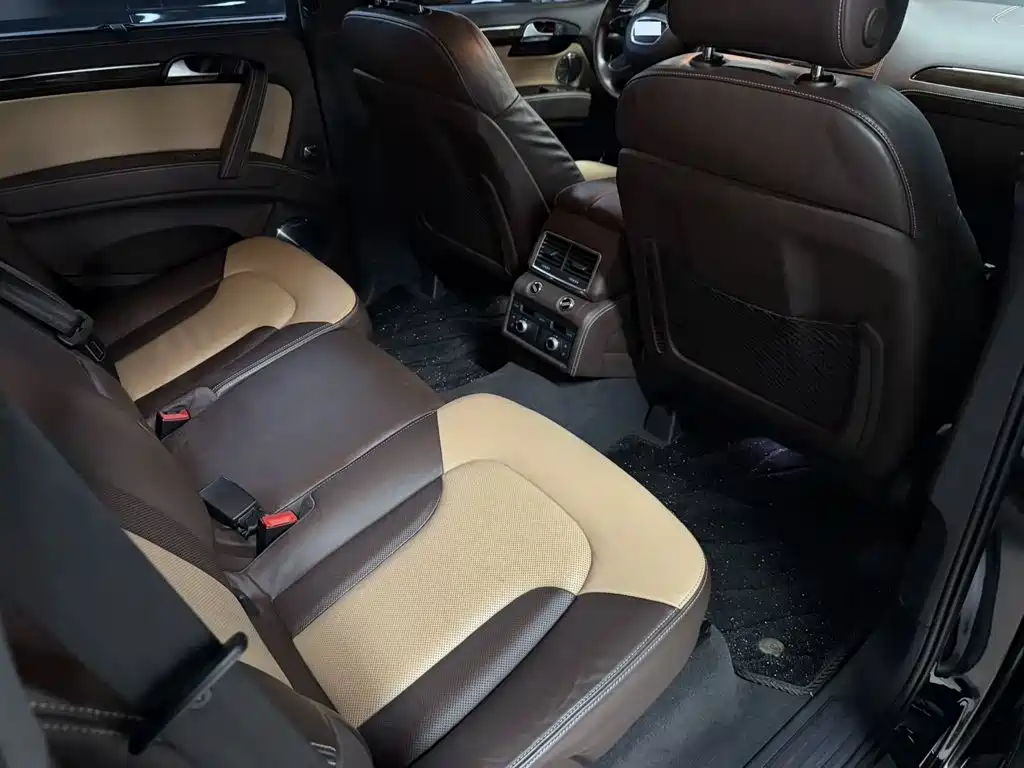 Audi Q7 — миниатюра 11