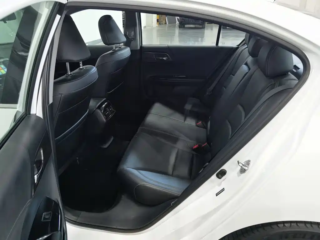 Honda Accord — миниатюра 15