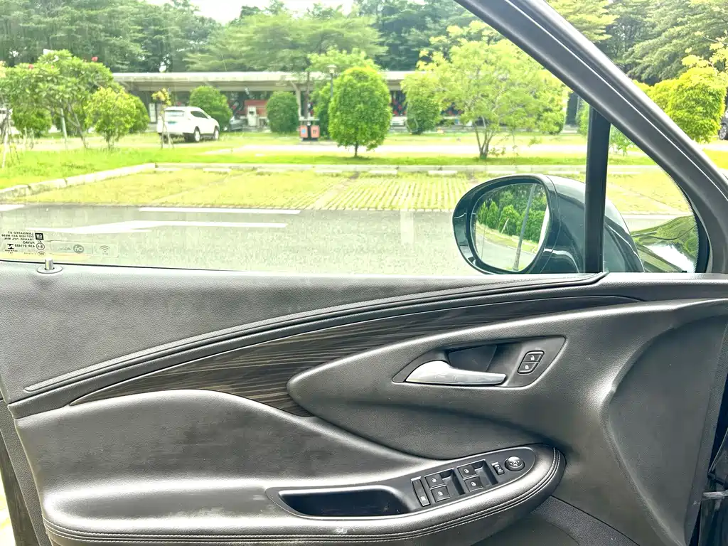 Buick Envision Plus — миниатюра 10