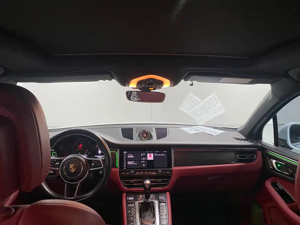 Porsche Macan — миниатюра 8