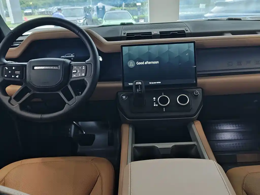 Land Rover Defender — миниатюра 7