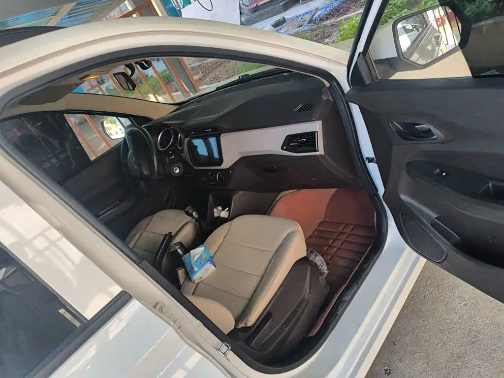 Wuling Hongguang — миниатюра 17