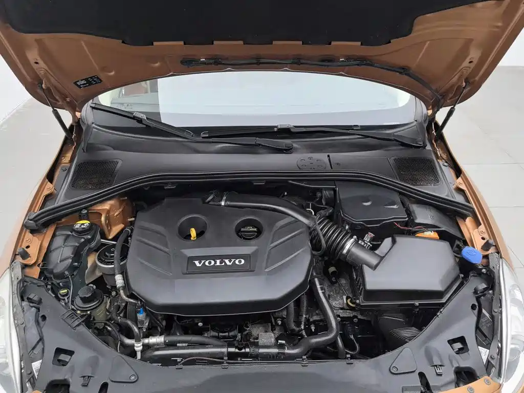 Volvo S60 (Import) — миниатюра 6