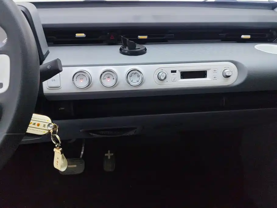 Wuling MINIEV — миниатюра 13