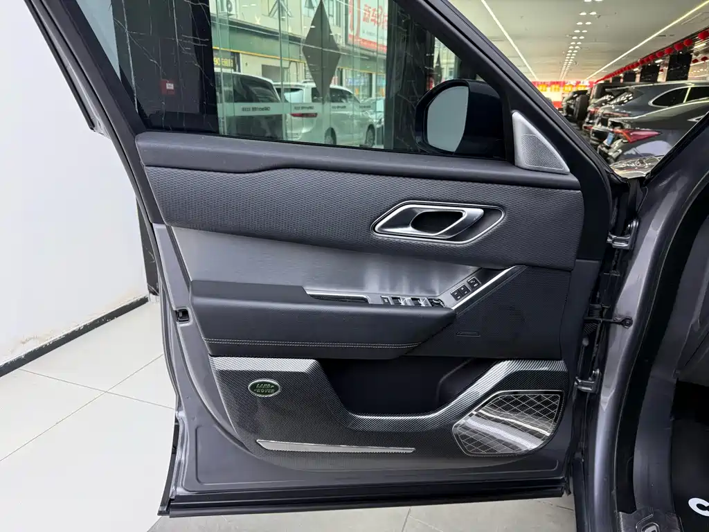 Land Rover Velar — миниатюра 14