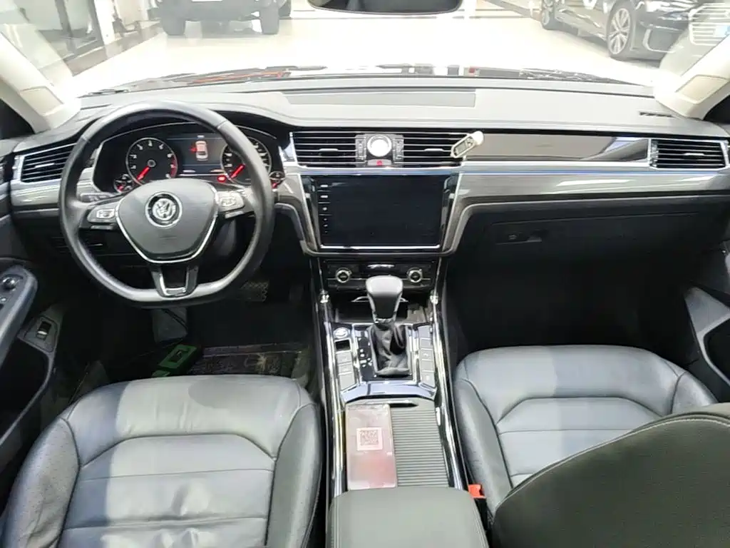 Volkswagen Phideon — миниатюра 10