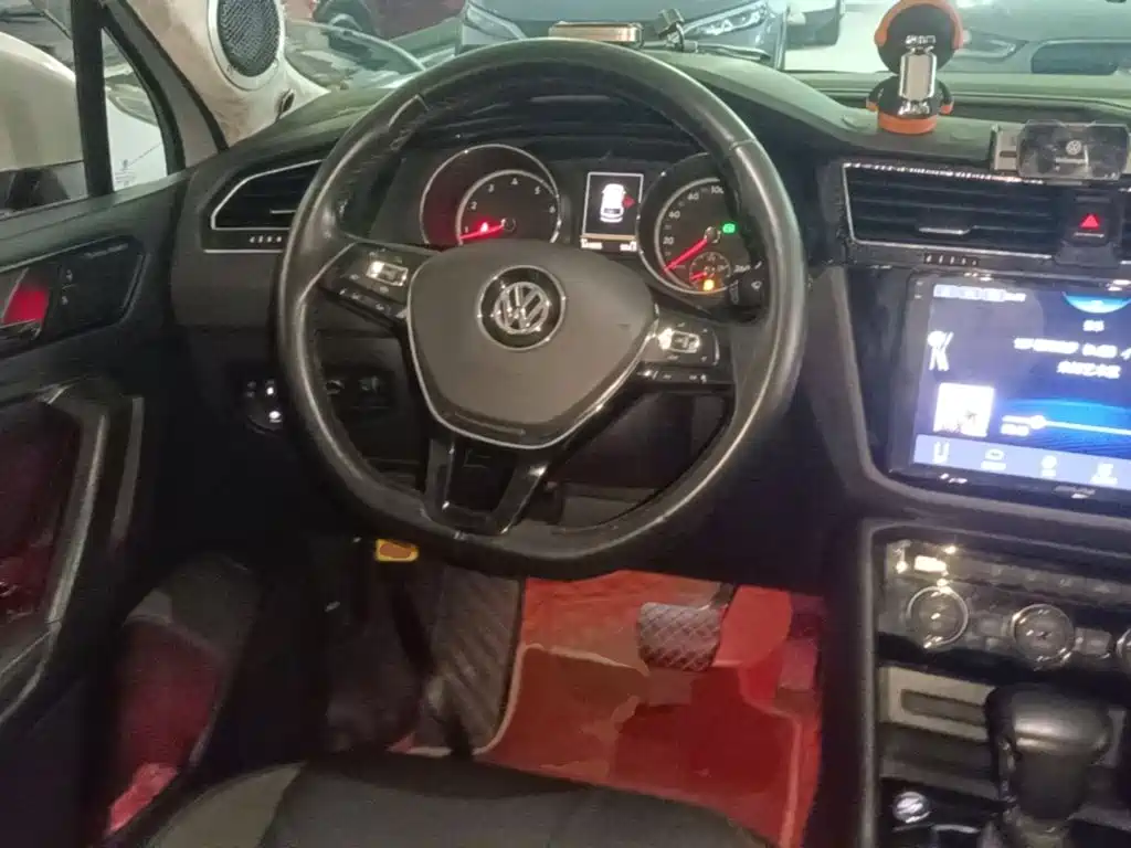 Volkswagen Tiguan L — миниатюра 11