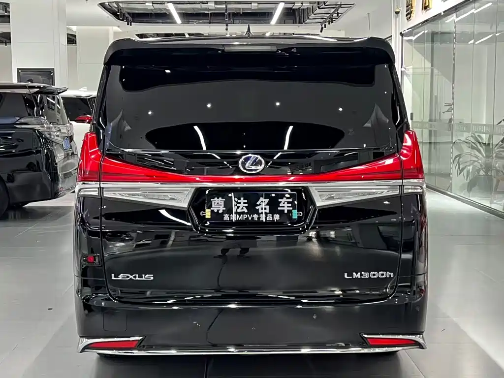Lexus LM — миниатюра 4