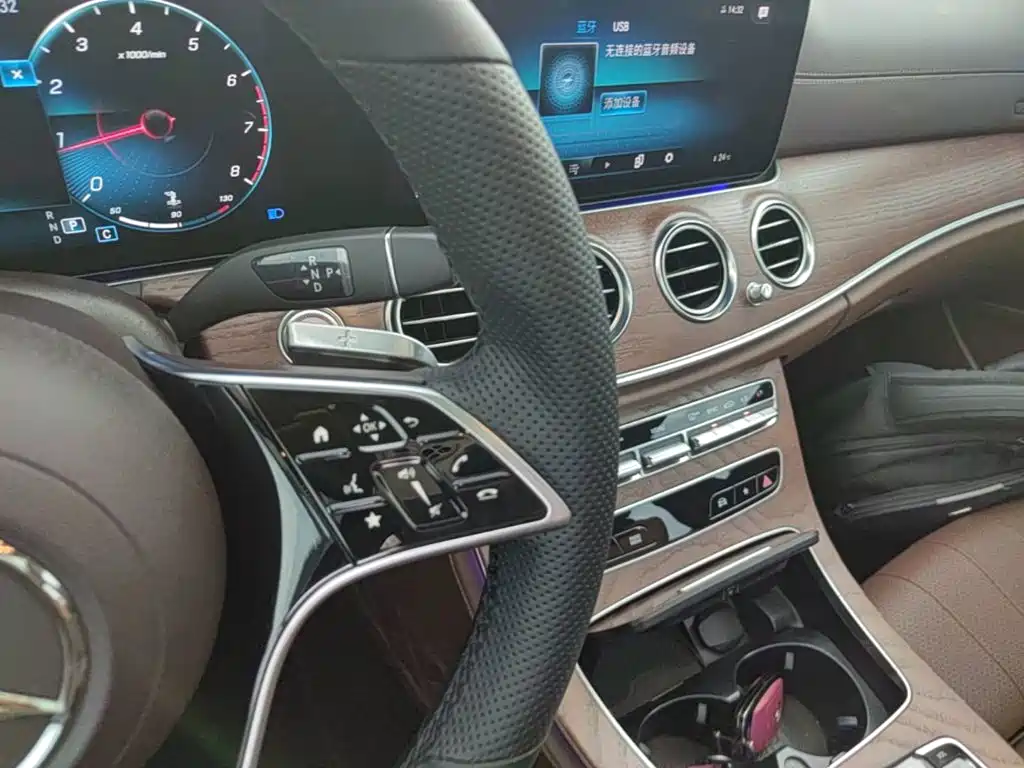 Mercedes-Benz E-Class — миниатюра 14