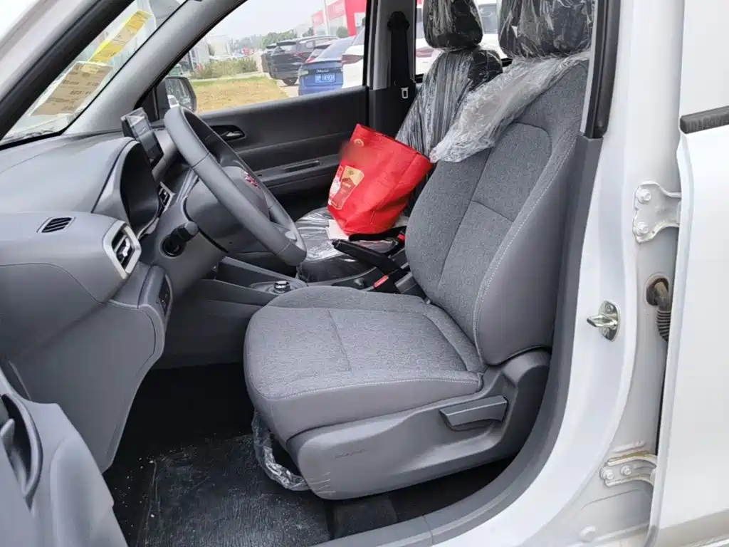 Wuling Hongguang EV — миниатюра 15