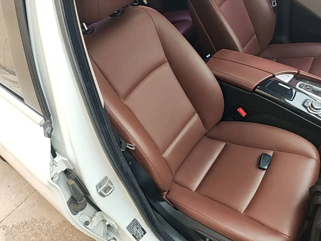 BMW 5 Series — миниатюра 25