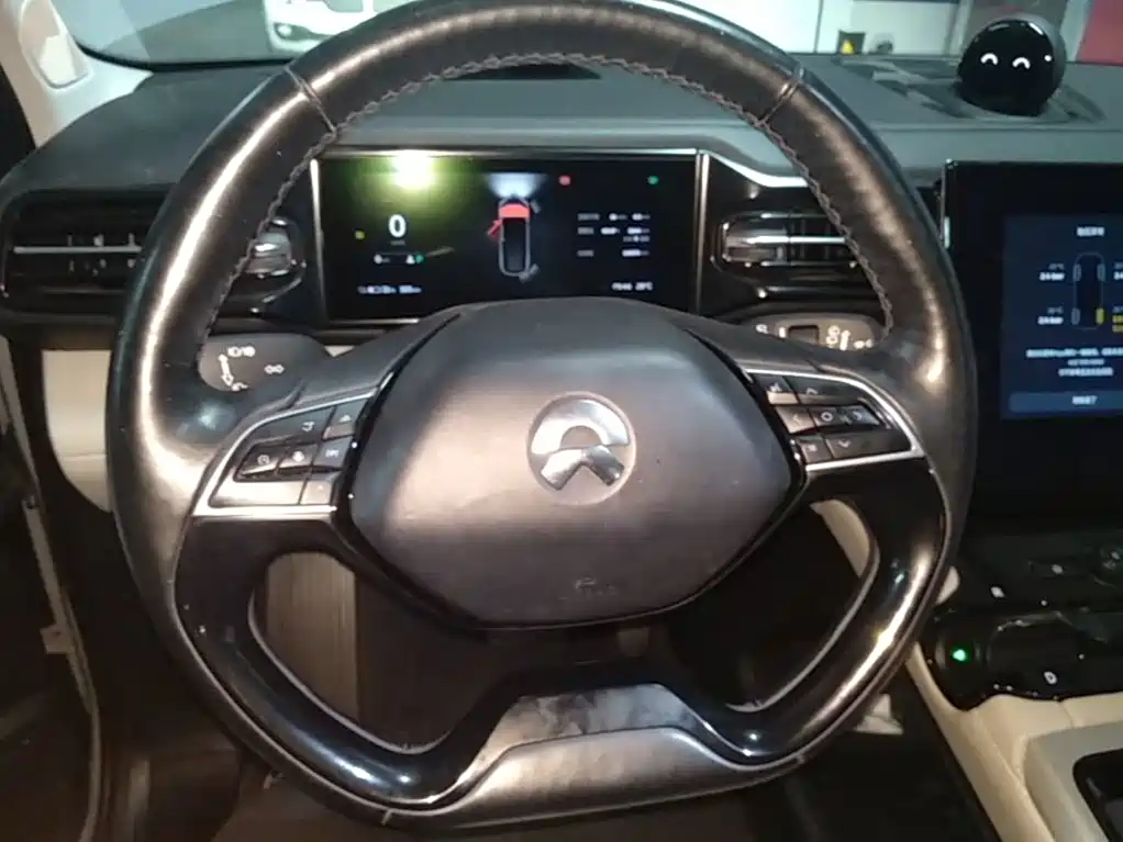 NIO ES8 — миниатюра 11