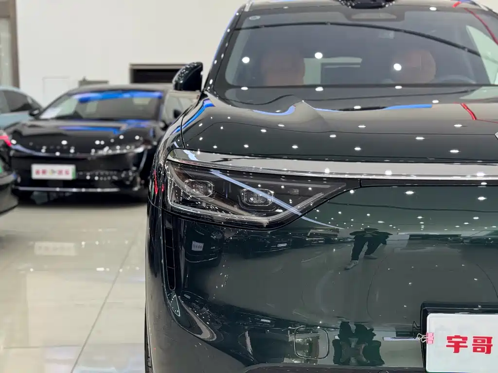 AITO ASK THE WORLD M8