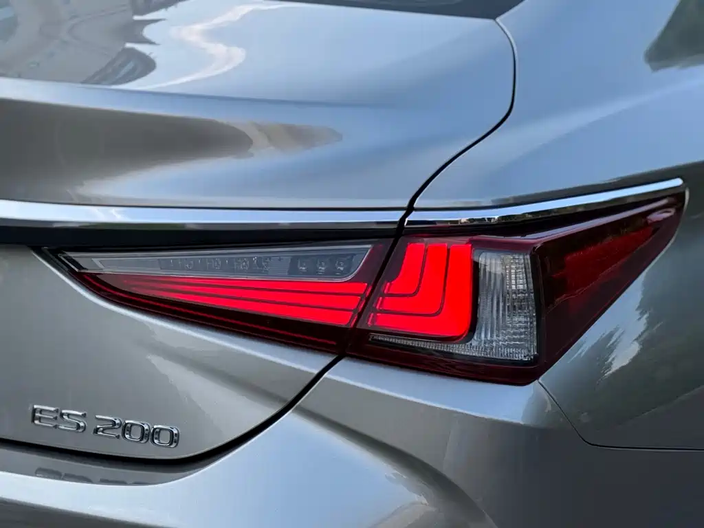 Lexus ES — миниатюра 19