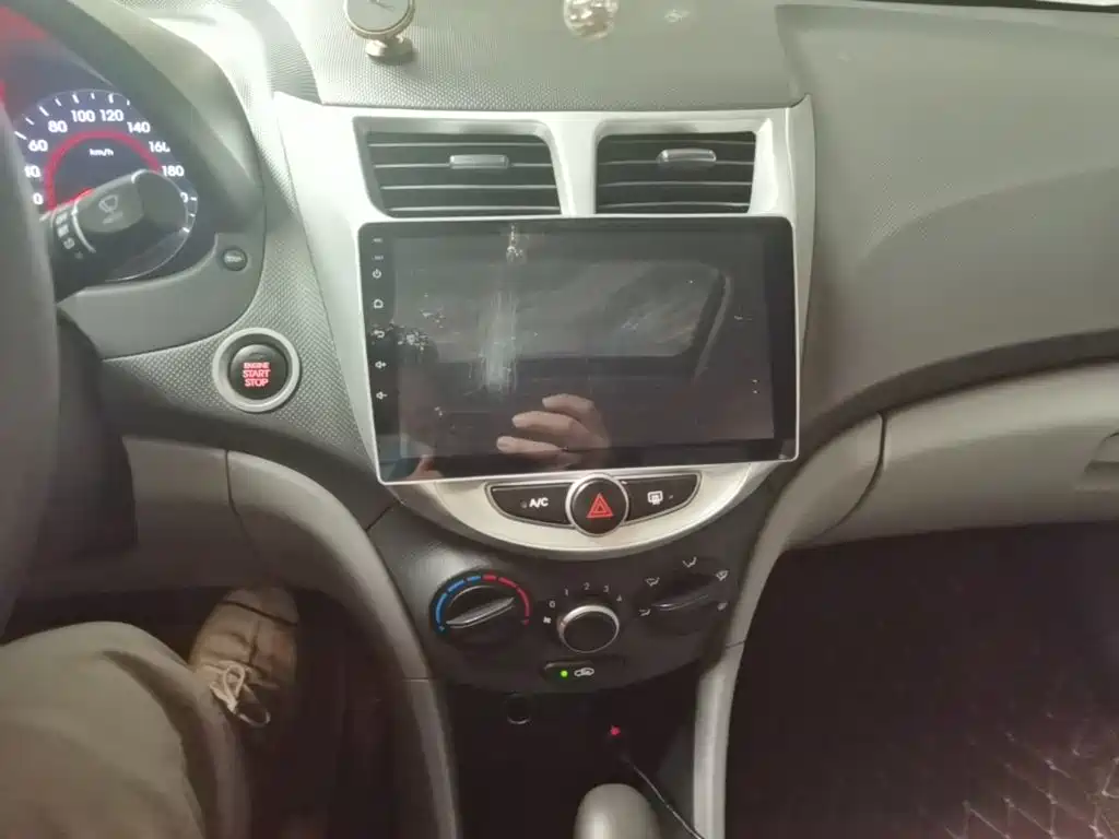 Hyundai Verna — миниатюра 13