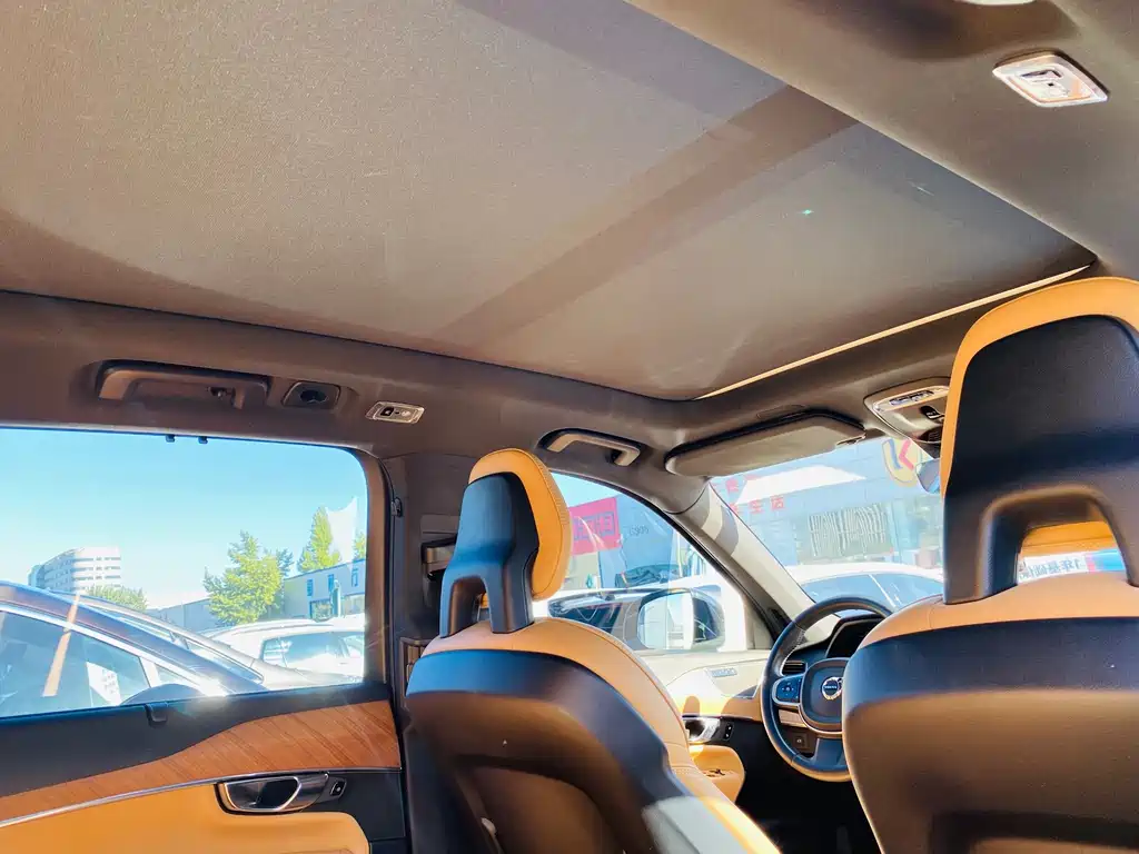 Volvo XC90 — миниатюра 20