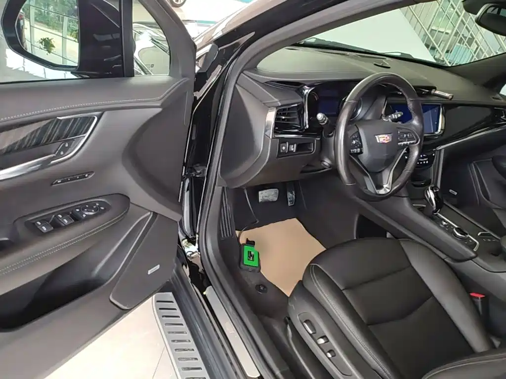 Cadillac XT6 — миниатюра 16