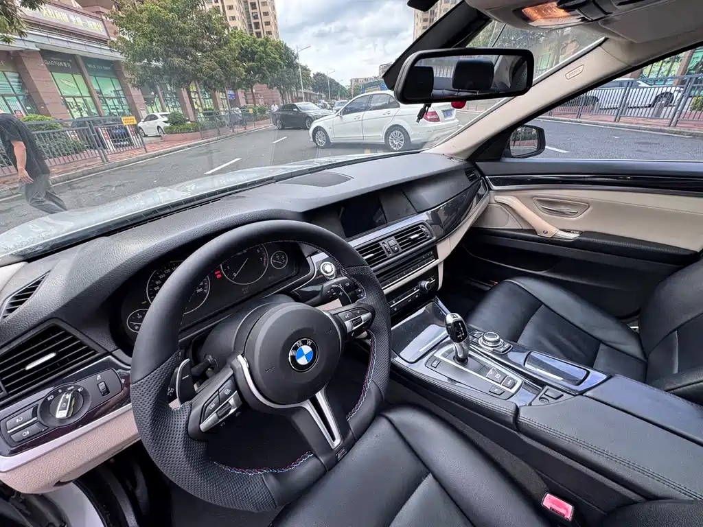 BMW 5 Series — миниатюра 15