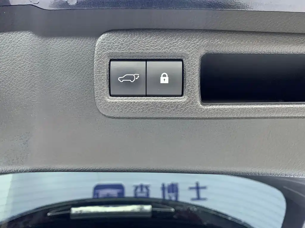 Lexus NX — миниатюра 21