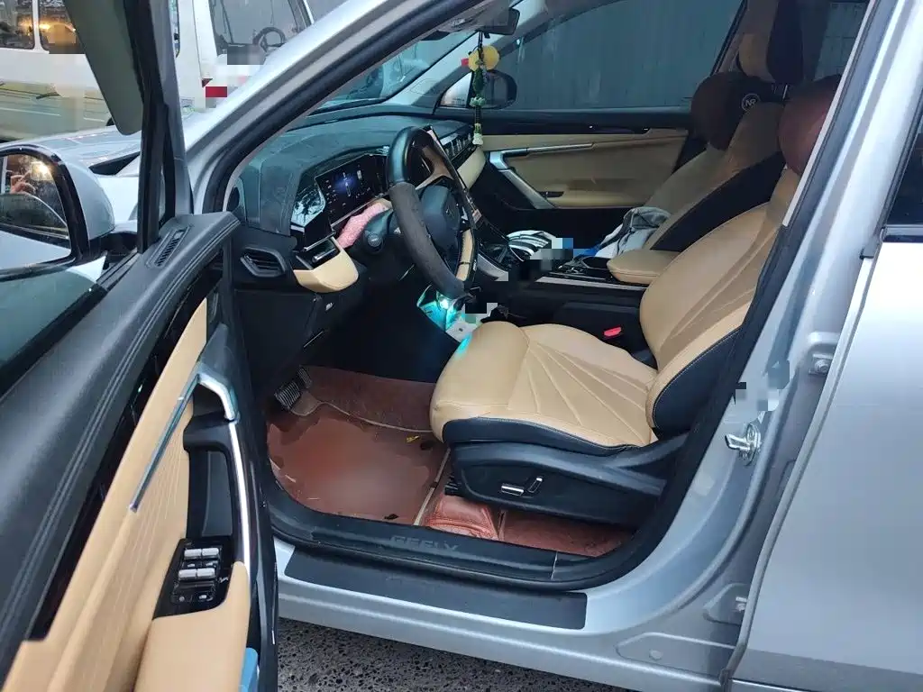 Geely Boyue L — миниатюра 17