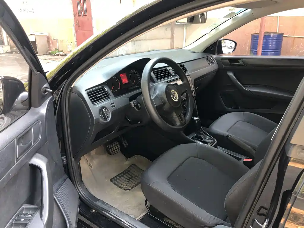 Volkswagen Santana — миниатюра 5