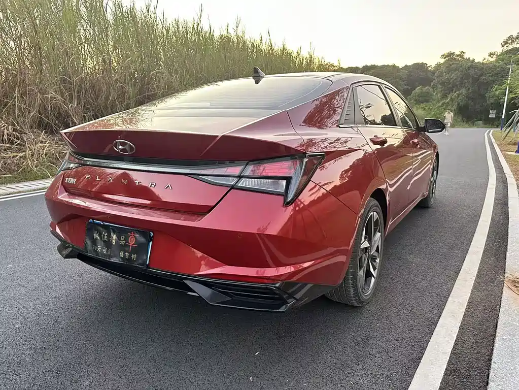 Hyundai Elantra — миниатюра 5
