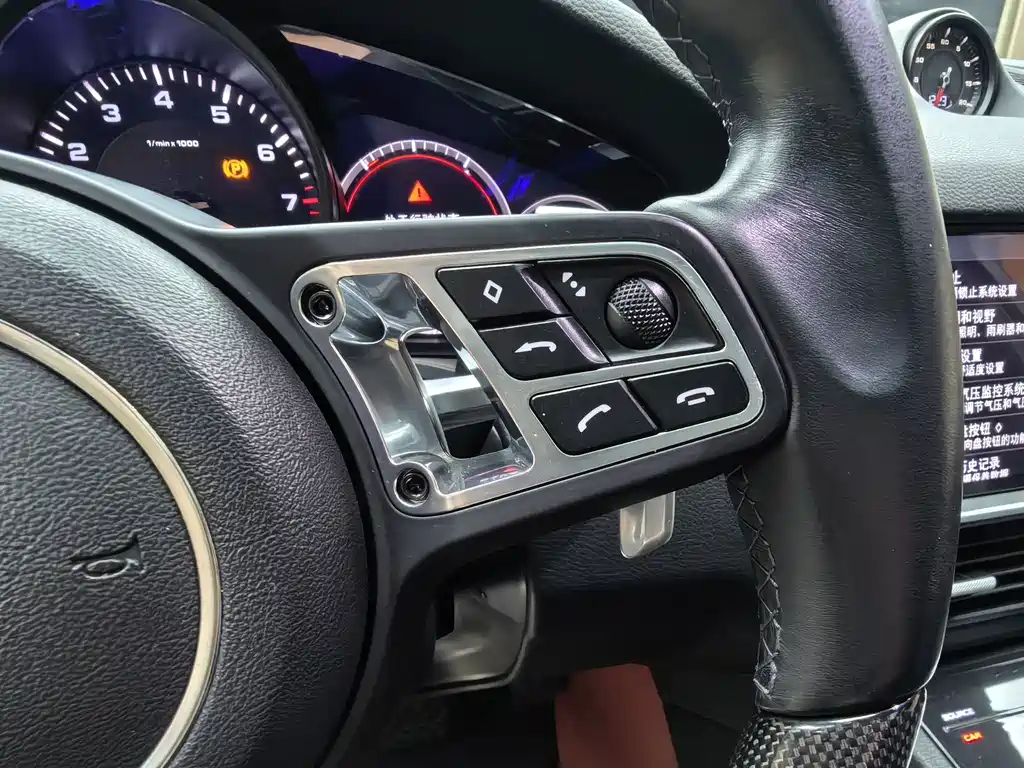 Porsche Cayenne — миниатюра 17