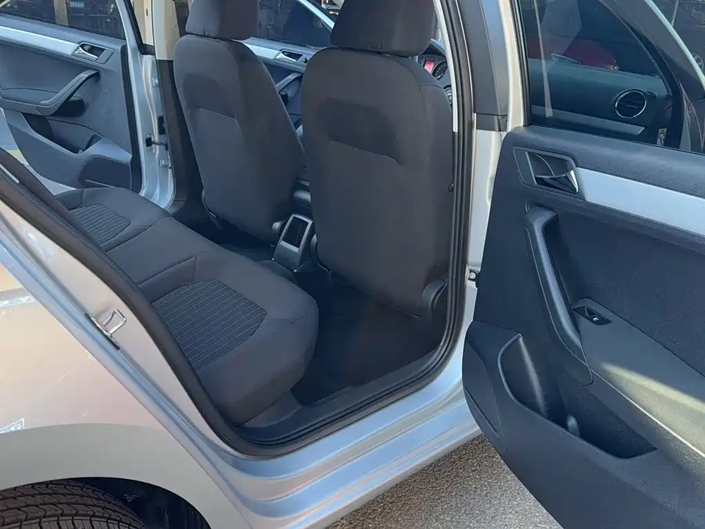 Volkswagen Jetta — миниатюра 15