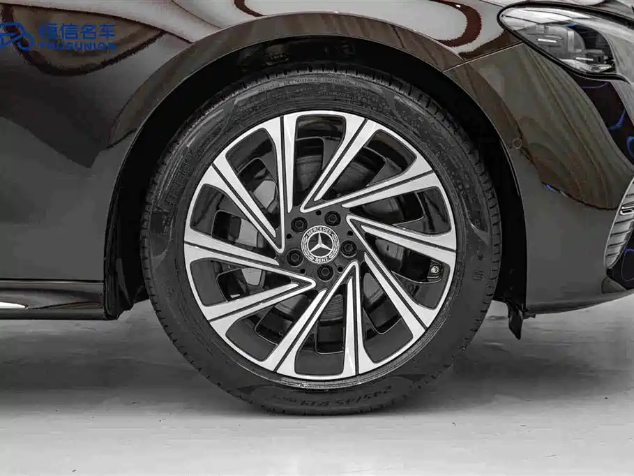 Mercedes-Benz E-Class — миниатюра 11