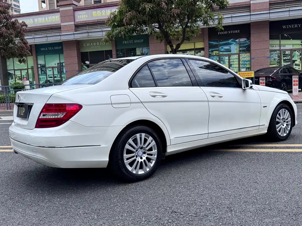 Mercedes-Benz C-Class — миниатюра 5