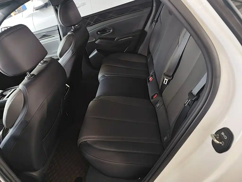 BYD Qin L — миниатюра 17