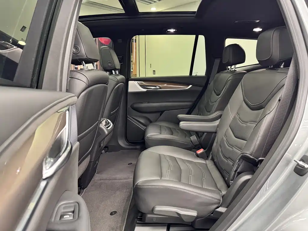 Cadillac XT6 — миниатюра 7