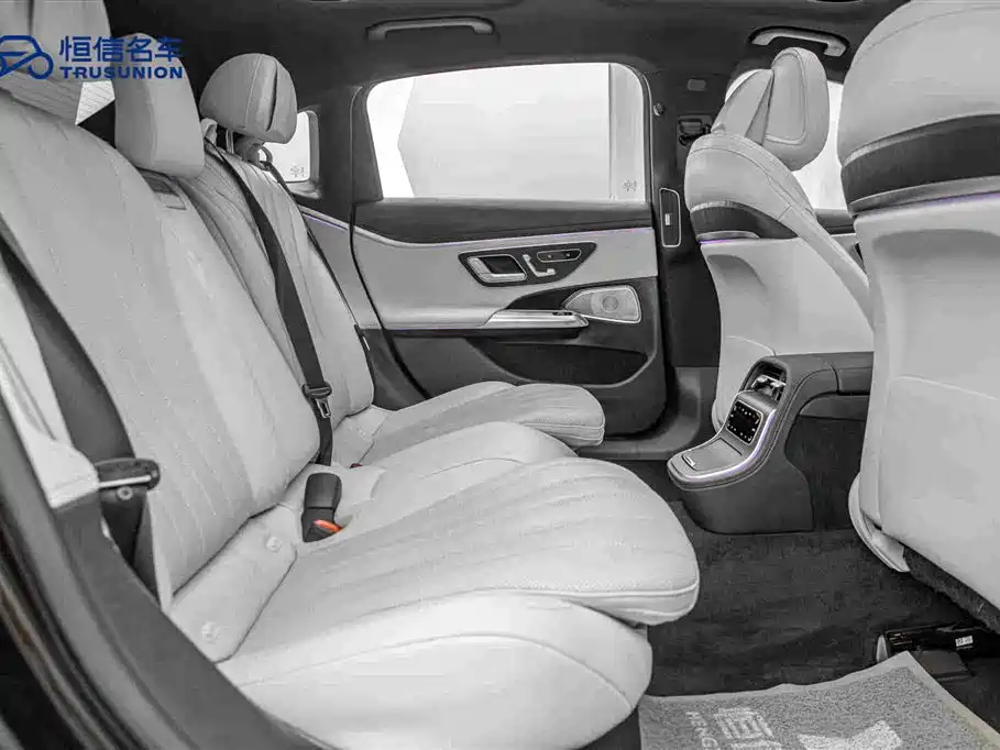 Mercedes-Benz E-Class — миниатюра 16