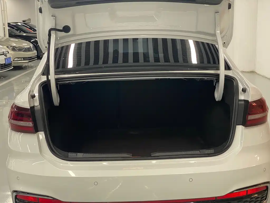 Volkswagen Lavida — миниатюра 16