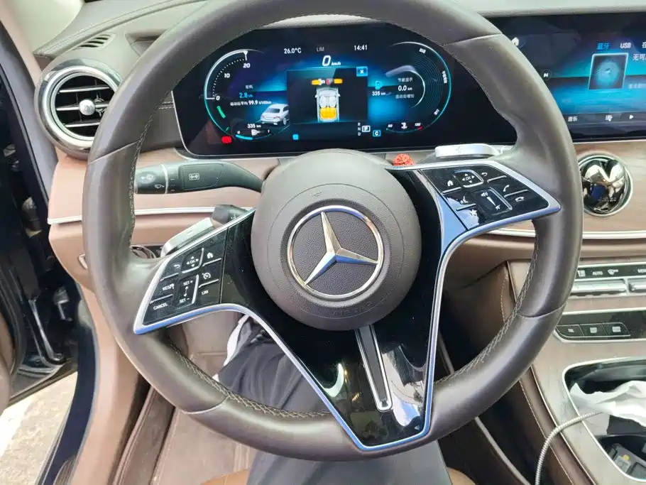 Mercedes-Benz E-Class — миниатюра 15
