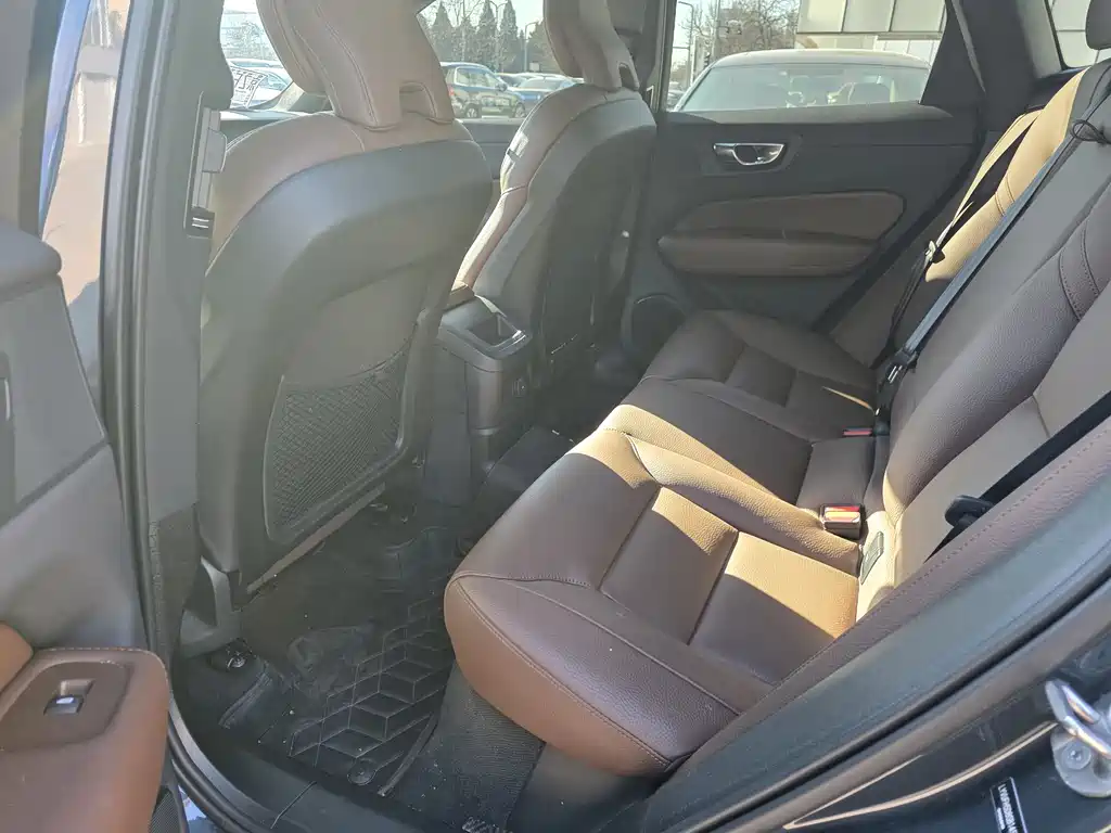 VOLVO XC60 PLUG IN HYBRID