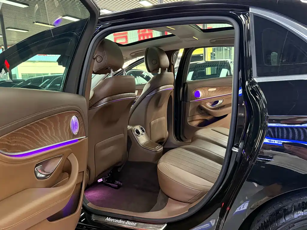 Mercedes-Benz E-Class — миниатюра 5