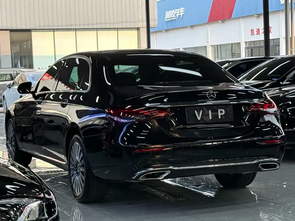 Mercedes-Benz E-Class — миниатюра 14