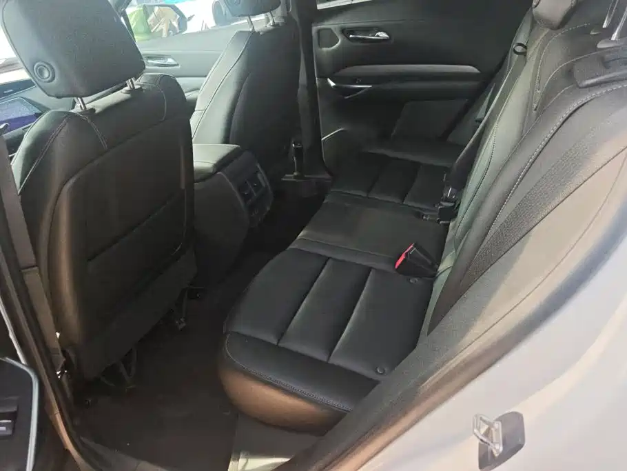 Cadillac XT4 — миниатюра 11