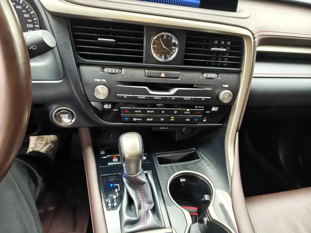 Lexus RX — миниатюра 12