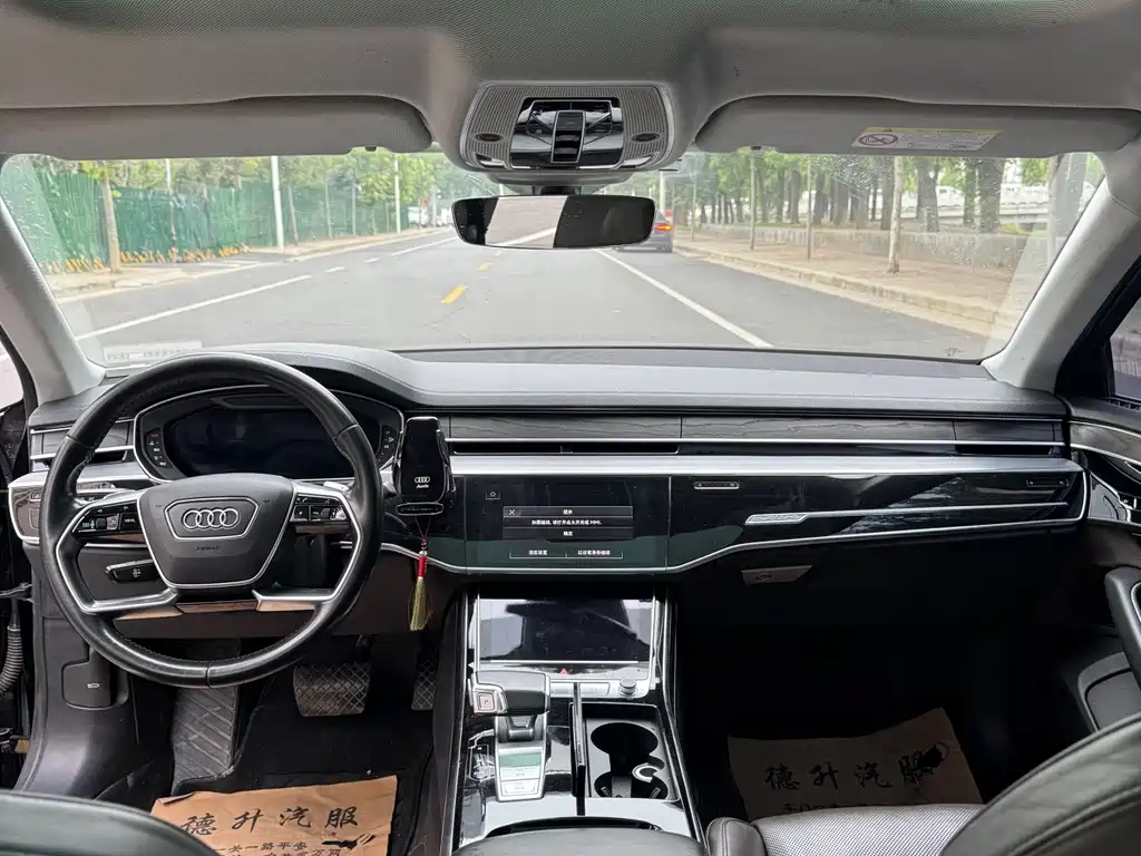 Audi A8 — миниатюра 5