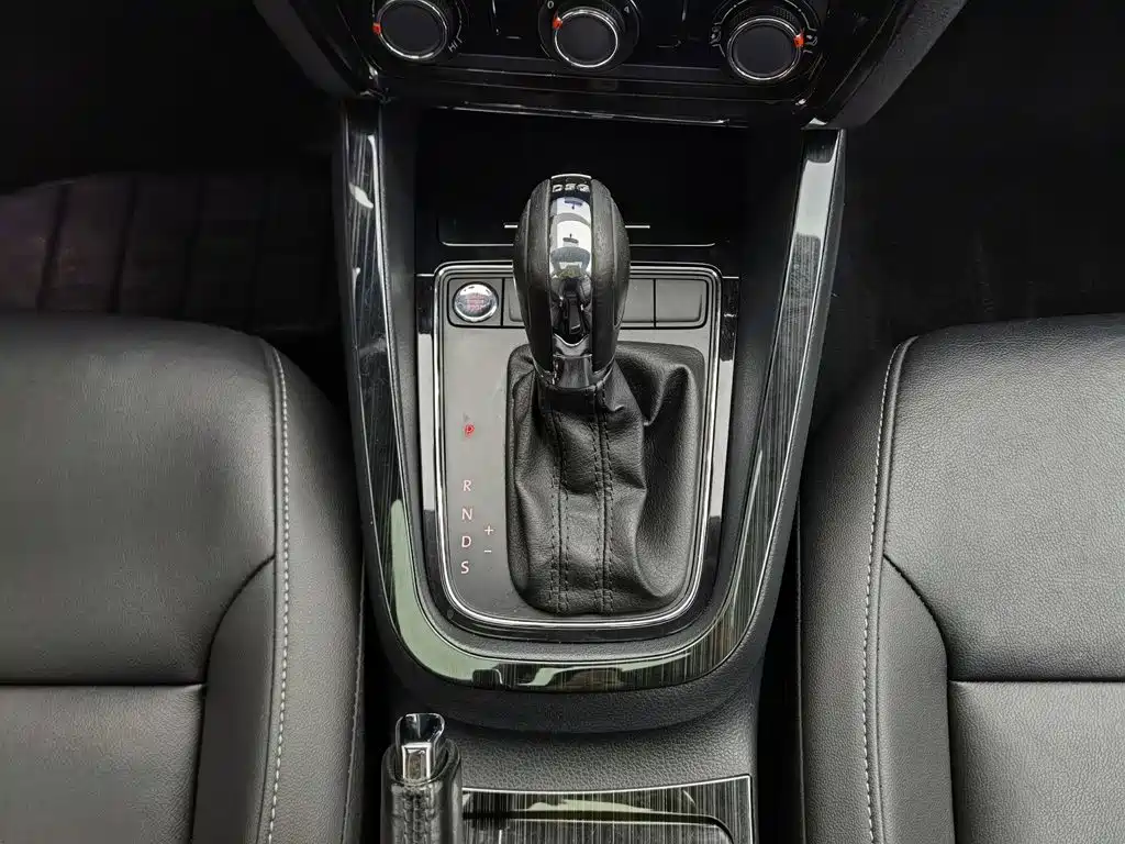 Volkswagen Sagitar — миниатюра 13