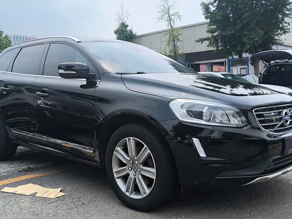 VOLVO  XC60