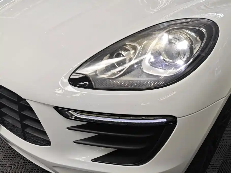 Porsche Macan — миниатюра 5