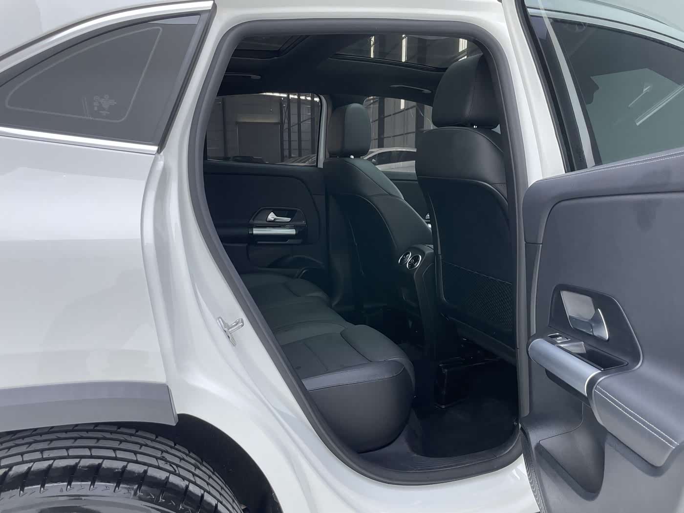Mercedes-Benz GLA 1.3 л 2021 г. Белый, пробег 29000 км