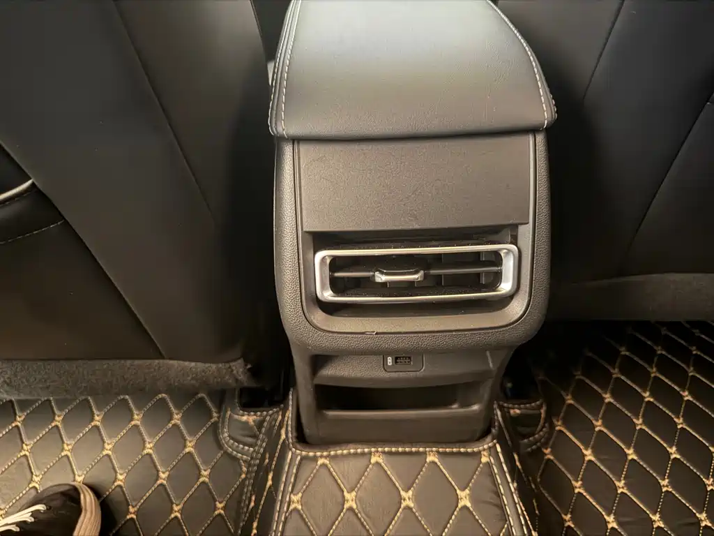 Changan Eado — миниатюра 8