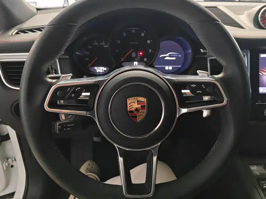 Porsche Macan — миниатюра 15