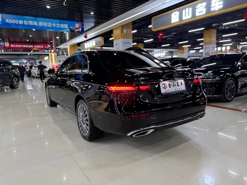 MERCEDES-BENZ E CLASS